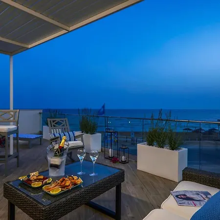 House On The - Isulatravel Holiday home *